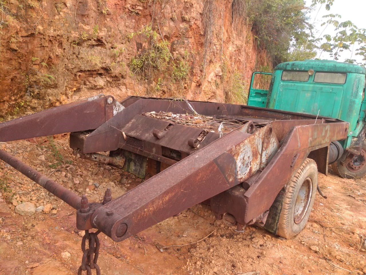 Camacã: Leilão de veículos e materiais sucateados da Prefeitura gera valor significante
